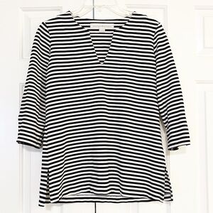 Lesley Evers Black and White Striped 3/4 sleeve V-Neck Women's Top. Size Medium